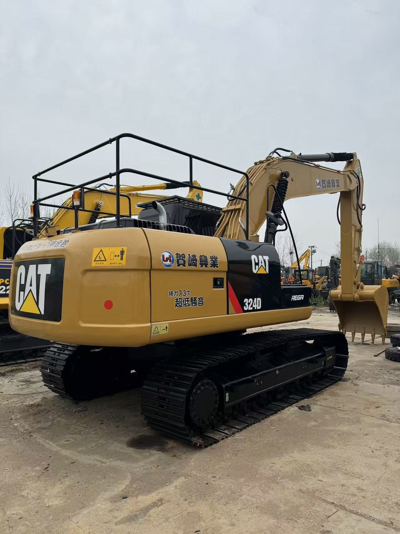 1 Caterpillar 324D excavator - Image 1