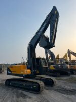 HYUNDAI HX220HD excavator - Image 2