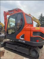 Doosan DX75 excavator - Image 2