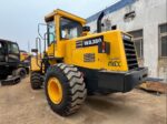 Komatsu WA380 loader