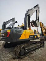 Volvo EC240excavator - Image 3