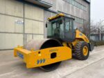 XCMG XS223J roller - Image 3