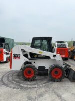 Bobcat S220 skid loader - Image 4