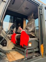 HYUNDAI HX220HD excavator - Image 6