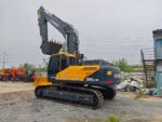 HYUNDAI 305LC-9T excavator - Image 9