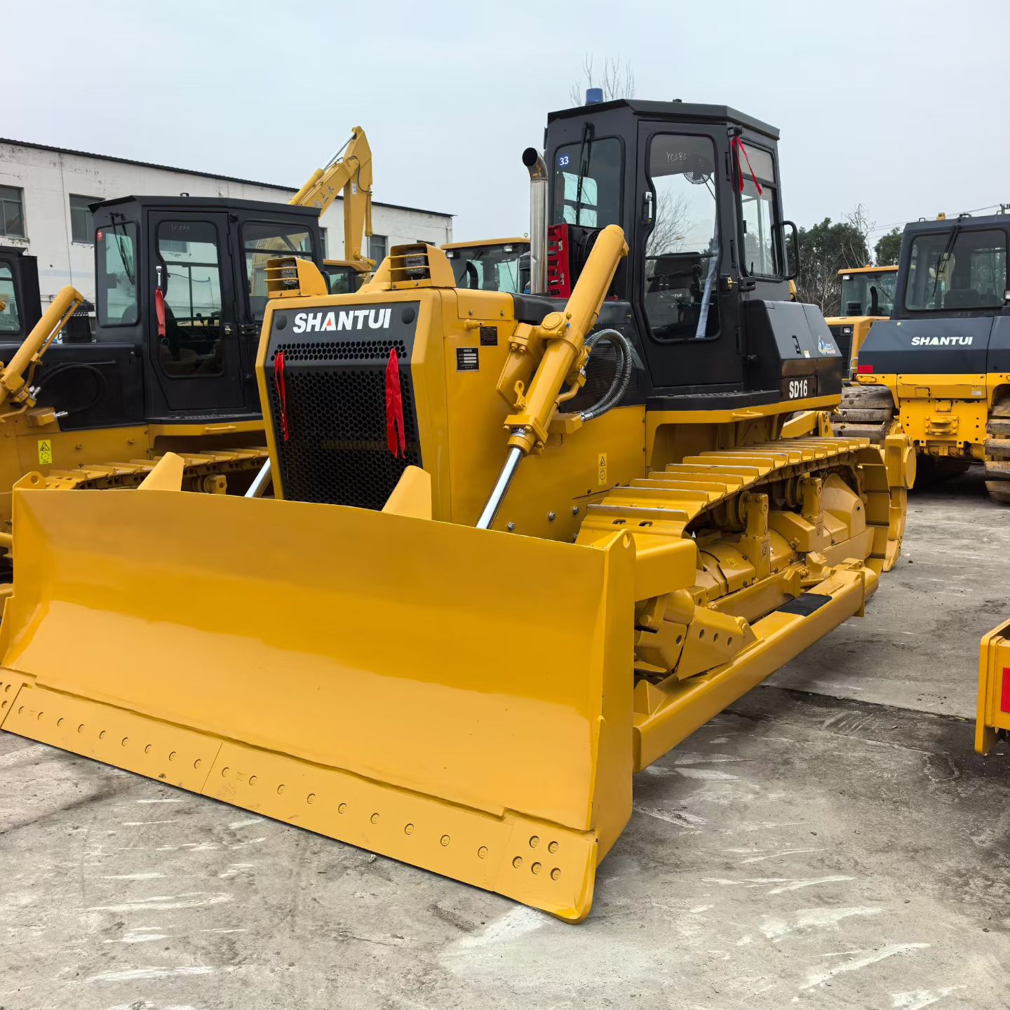 SHANTUI SD16 bulldozer SHANTUI SD16 bulldozer - Image 1