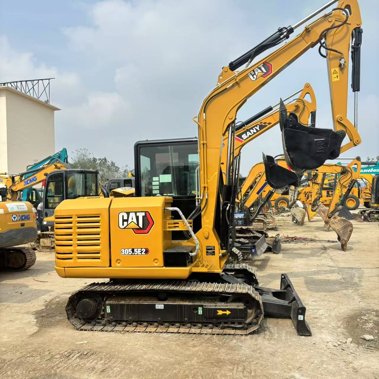 Cartpillar 305.5E2 excavator Cartpillar 305.5E2 excavator - Image 1