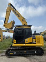 Komatsu PC130 excavator - Image 2