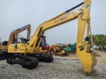 Komatsu PC220 excavator - Image 3
