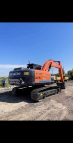 Hitachi ZAXIS 240 excavator - Image 2