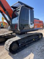 Hitachi ZAXIS 240 excavator - Image 3