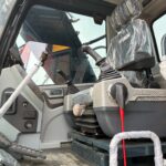HYUNDAI 220LC-9S excavator - Image 5