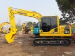 Komatsu PC120 excavator - Image 12