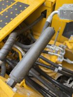 Komatsu PC210 excavator - Image 2