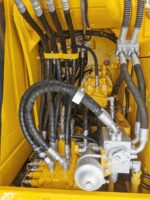 Komatsu PC120 excavator - Image 3