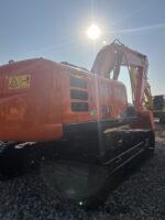 Hitachi ZAXIS 200 excavator - Image 3