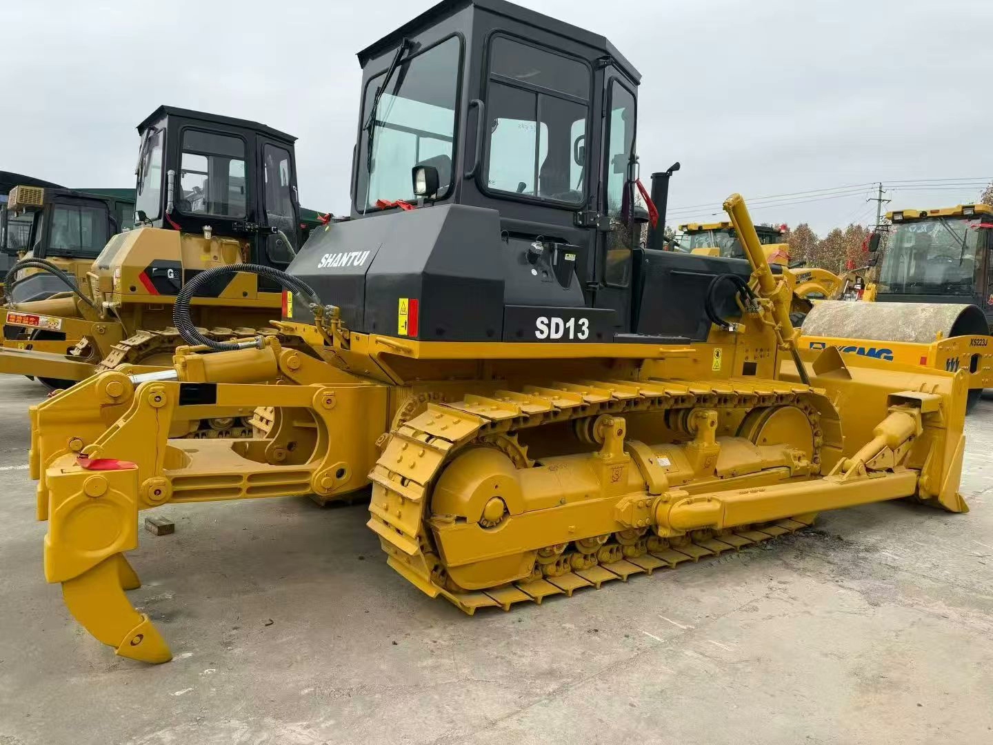 SHANTUI SD13 bulldozer SHANTUI SD13 bulldozer - Image 1