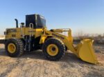 Komatsu WA380 loader - Image 4