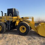 Komatsu WA380 loader
