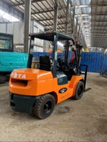 Toyota 7F30 Forklift - Image 2