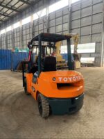 Toyota 7F30 Forklift - Image 3