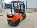 Toyota 8F30 Forklift - Image 4