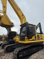 Komatsu PC210 excavator - Image 4