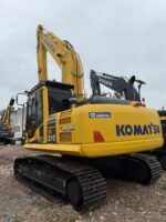 Komatsu PC210 excavator - Image 8