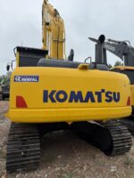 Komatsu PC210 excavator - Image 9