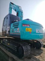 KOBELCO SK140 excavator - Image 4