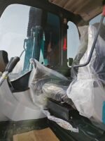 KOBELCO SK140 excavator - Image 6