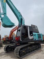 Hitachi ZAXIS 200-5A excavator - Image 6